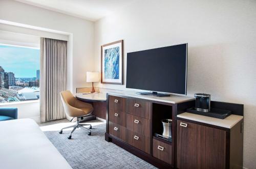 Hilton San Diego Bayfront - image 12
