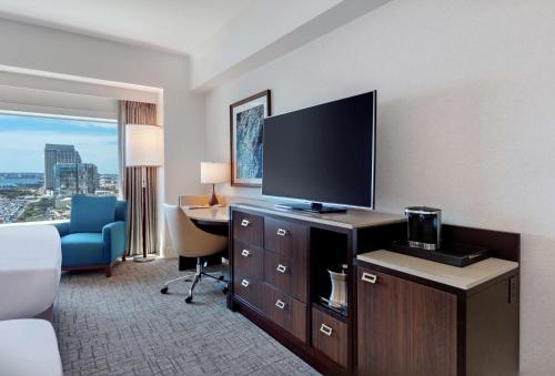 Hilton San Diego Bayfront - image 7