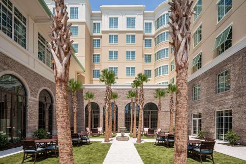 Embassy Suites by Hilton Charleston Harbor Mt. Pleasant in Charleston, USA
