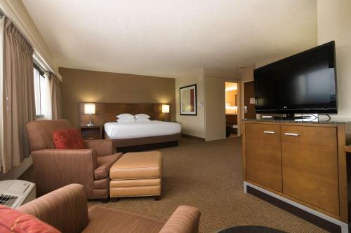 Premium King Accessible Room 