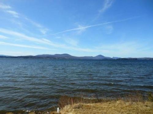 Luxury Lakefront Memphremagog on Newport Bike Path