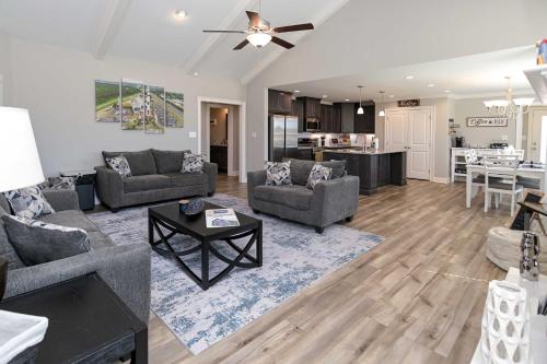 Spacious Hazel Green Home with Fireplace, Yard! in Fayetteville (TN)