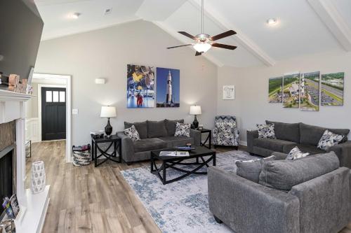 Spacious Hazel Green Home with Fireplace, Yard! in Fayetteville (TN)