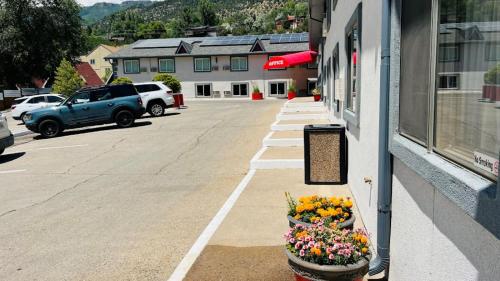 Adventure Inn - Glenwood Springs