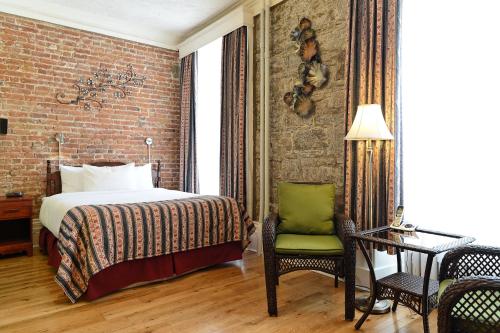 Deluxe Queen Room room in Hôtel Manoir de l'Esplanade