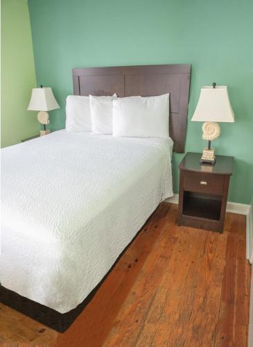South Beach Apartment - image 8