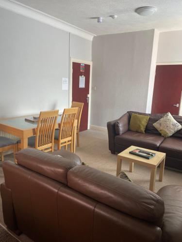 San Remo Apartments - image 8