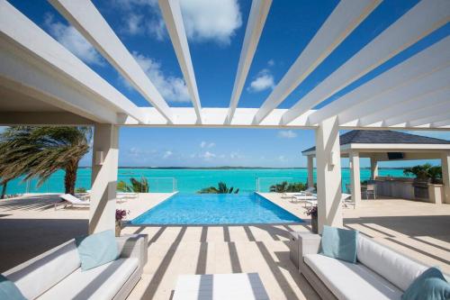 Crystal Blue Water Front Home with Pool in Chalk Sound