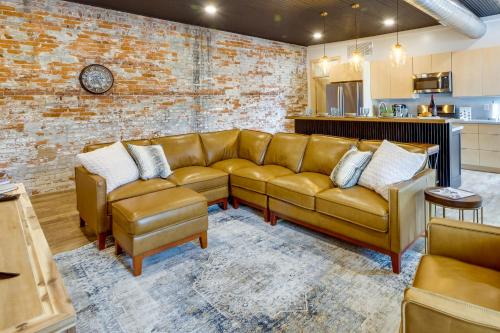 Downtown Millersburg Retreat with Sleek Interior! in Millersburg, USA