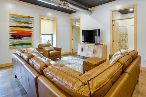 Downtown Millersburg Retreat with Sleek Interior! in Millersburg, USA