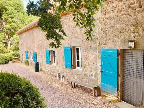 Ruime woning in de Morvan, Bourgogne met seizoensgebonden zwembad - Location saisonnière - Brassy