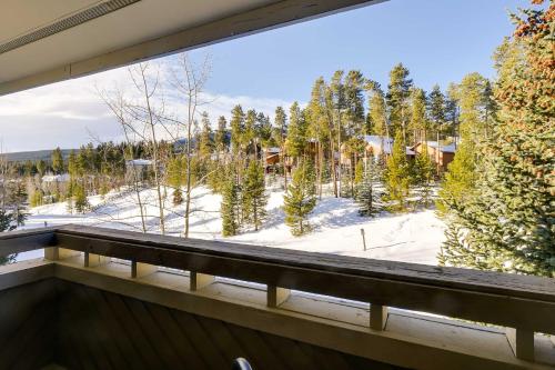 Chic Breck Condo Ski-In and Ski-Out at Peak 8! - image 12
