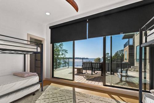 Benjamin Manor in Cedar Creek Lake in Malakoff, USA