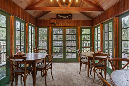 วีสกู อินน์ (Weasku Inn) in แกรนต์แพส (OR)