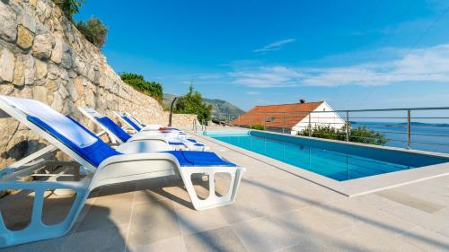 Villa Adriatic Rooms in Mlini
