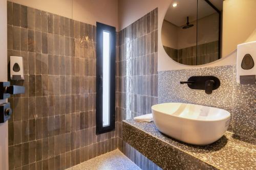 TWENTY SIX ANFA LUXURY RESIDENCE by Shortstaymaroc -Hyper Centre -Parking, Casablanca (photo 4)