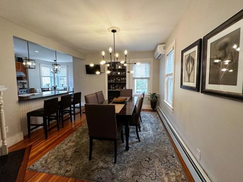 Melrose 5-bedroom house in Malden