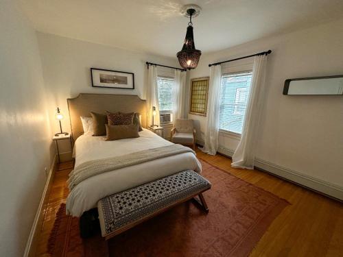 Melrose 5-bedroom house in Malden