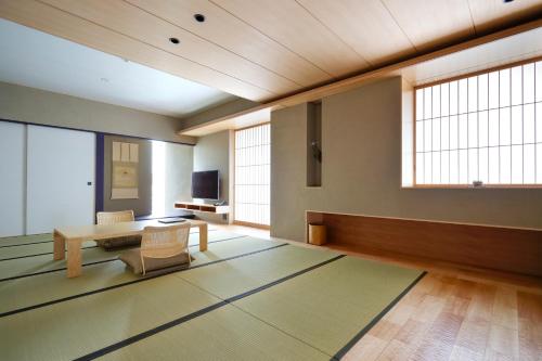 Kaminarimon Ryokan – Tokyo, NY