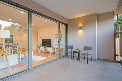 Modern Urban Retreat Stylish Apt in Ryde's Heart - main image