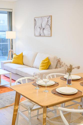 Modern Urban Retreat Stylish Apt in Ryde's Heart - image 14