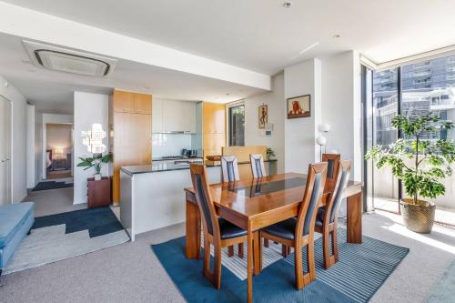 'The View at Docklands' Resort style City Living