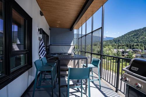 Stoked Penthouse- Panoramic view, private hot tub