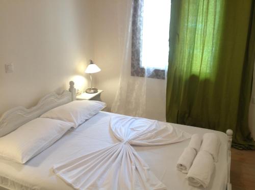 Three-Bedroom Apartment (5-7 adults) image 6
