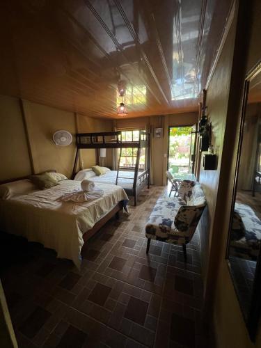 Tortuguero Hill Rooms