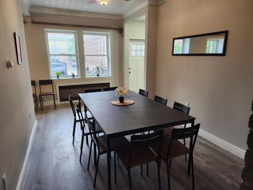 Vast Stylish Apt Close to NYC! in North Bergen, USA