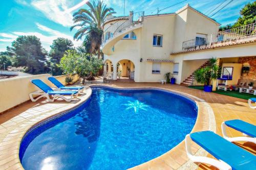 May - pretty holiday property with private pool in Benissa