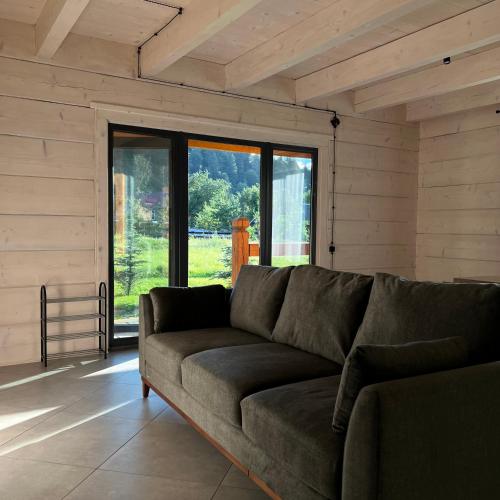 Chalet PidStromom, Mykulychyn