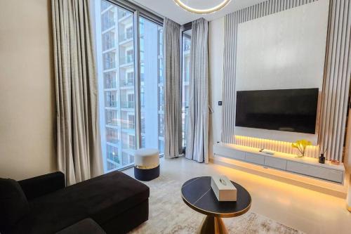 STAY BY LATINEM Luxury 1BR Holiday Home CVR A702 near Burj Khalifa, Dubái (foto 2)