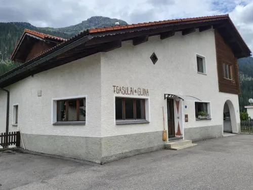 Tga Sulai e Glina in Rona, Schweiz