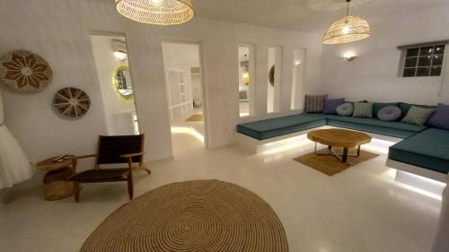 Altana Boutique Hotel in ไทโนซ