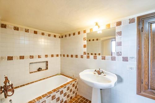 Torre Del Melograno With Heated Pool - Happy Rentals