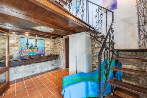 Torre Del Melograno With Heated Pool - Happy Rentals