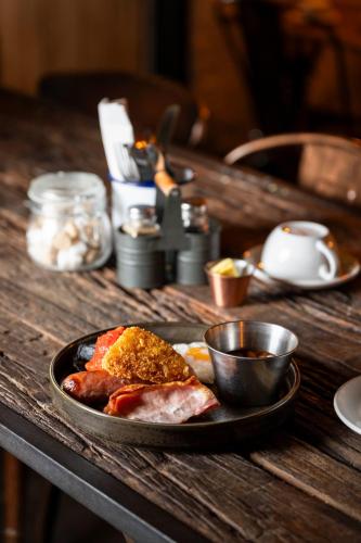 The World Famous Tan Hill Inn - image 7