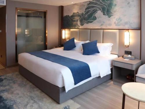 VX Hotel Lianyungang Guanyun Baichen Plaza