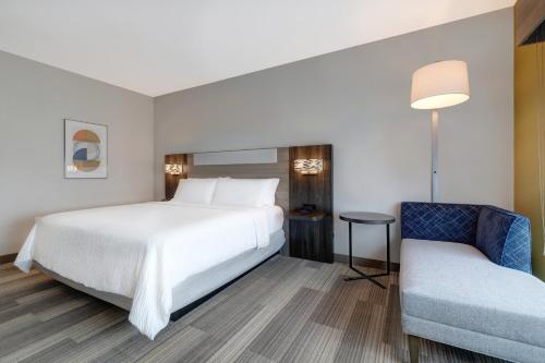 Holiday Inn Express & Suites - Glendale Downtown