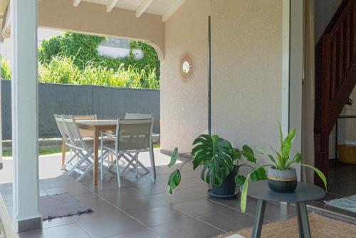 Palvelut, Private Villa, Castel in Lamentin