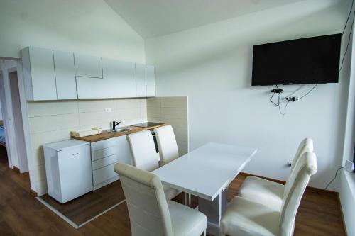 Kitchen, Apartmani Zavicaj Gornja Tresnjica in Podnemić
