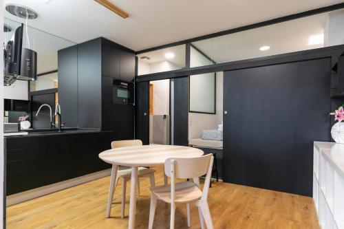 HOMEABOUT MADRID RIO APARTMENT in La Latina