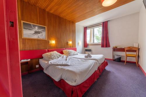 2 twin beds