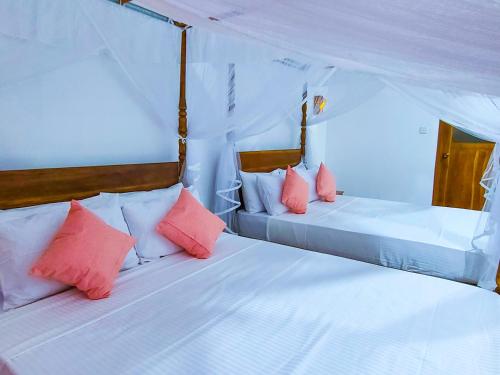 Deluxe Triple Room image 6