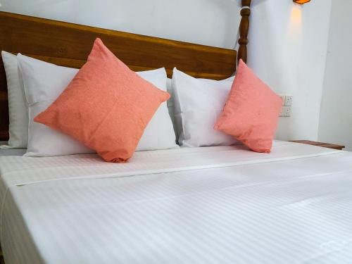 Double Room with Garden View image 6