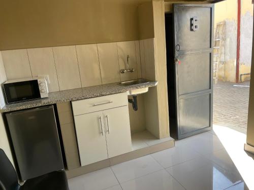 virtuve, SNORING INN KwaMsane in KwaMsane