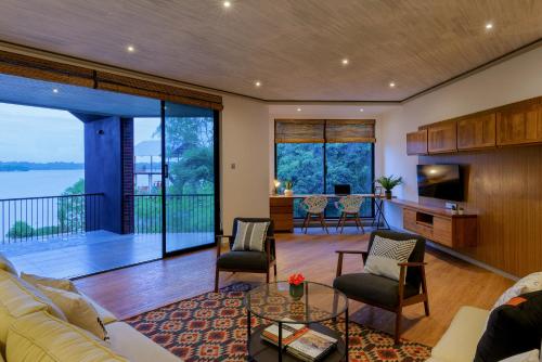 Shared lounge/TV area, LAKE VILLA by CARLSEN in Bolgoda Lake