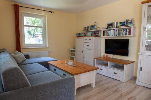 One-Bedroom Apartment with Shower image 10