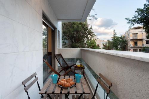 Beautiful 2BDR w MAMAD at Zalman by HolyGuest - image 5